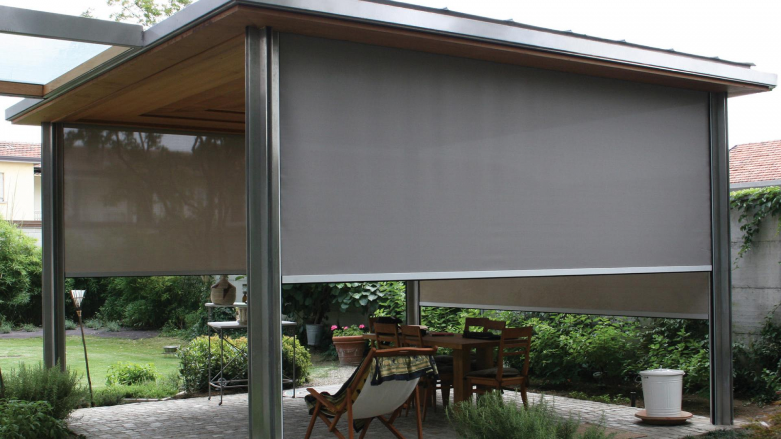 Mua bạt che nắng mưa tự cuốn quận 5 hay không